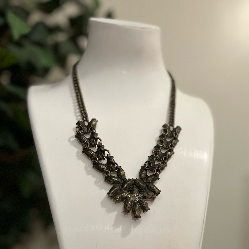 ✔️Sugarfix Peach and Clear Teardrop Shaped Crystal Statement Necklace - Picture 3 of 7